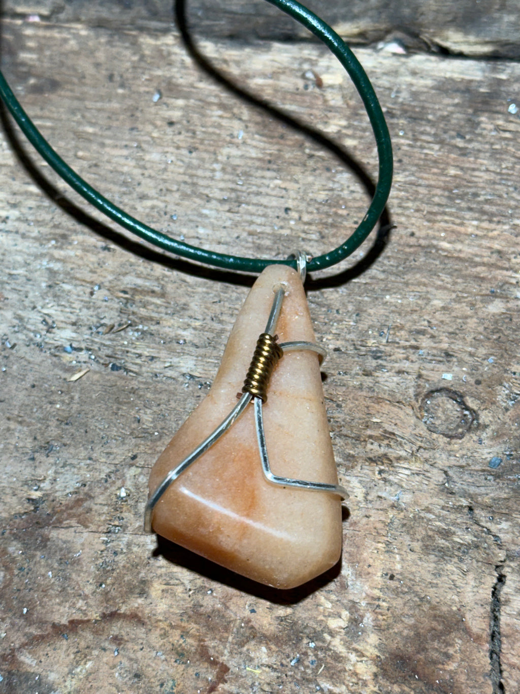 Wier wraped stone necklace